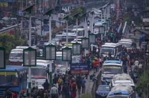 काठमाण्डौ उपत्यकाको ट्राफिक व्यवस्थापन यस्तो अस्तव्यस्त हेर्नुस् 